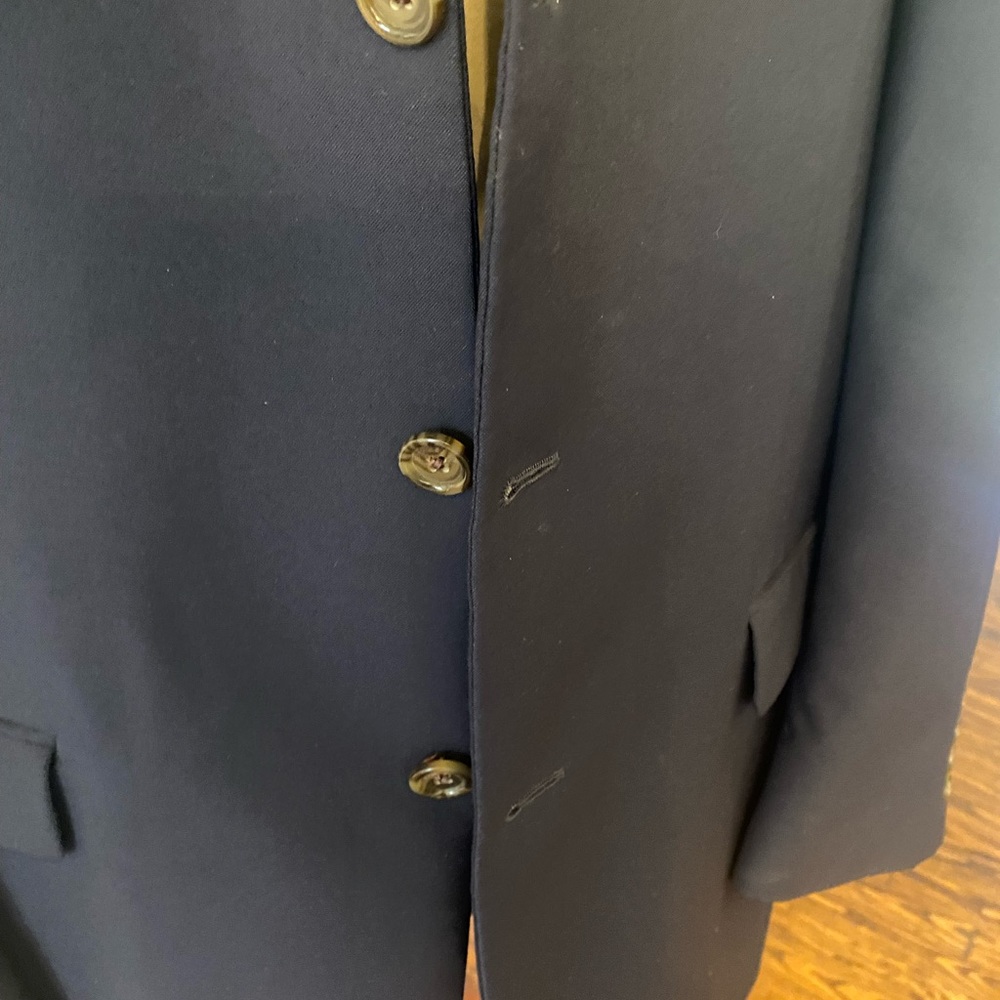 Men’s classic Brooks Brother’s blazer/sport coat in navy 43R. - Picture 2 of 10